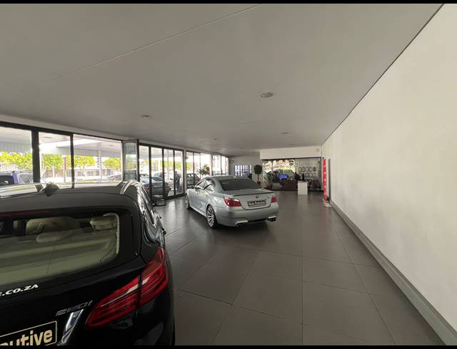 2,113M² RETAIL FOR SALE IN PAROW EAST